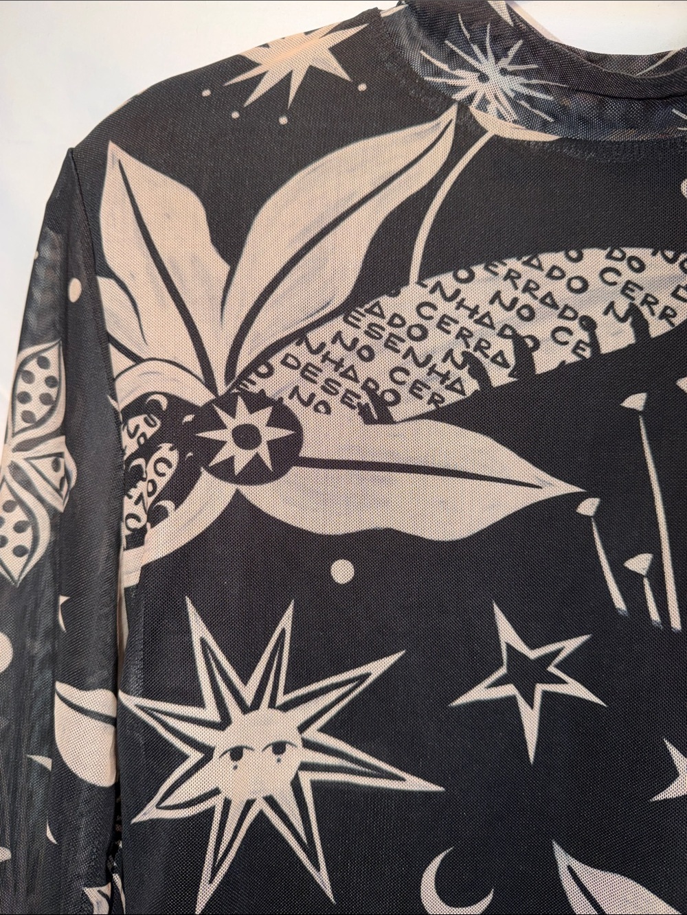 Farm Rio Black & Cream Celestial Long Sleeve Top, SZ M, PTP 16”, (T1-360) - Picture 7 of 15